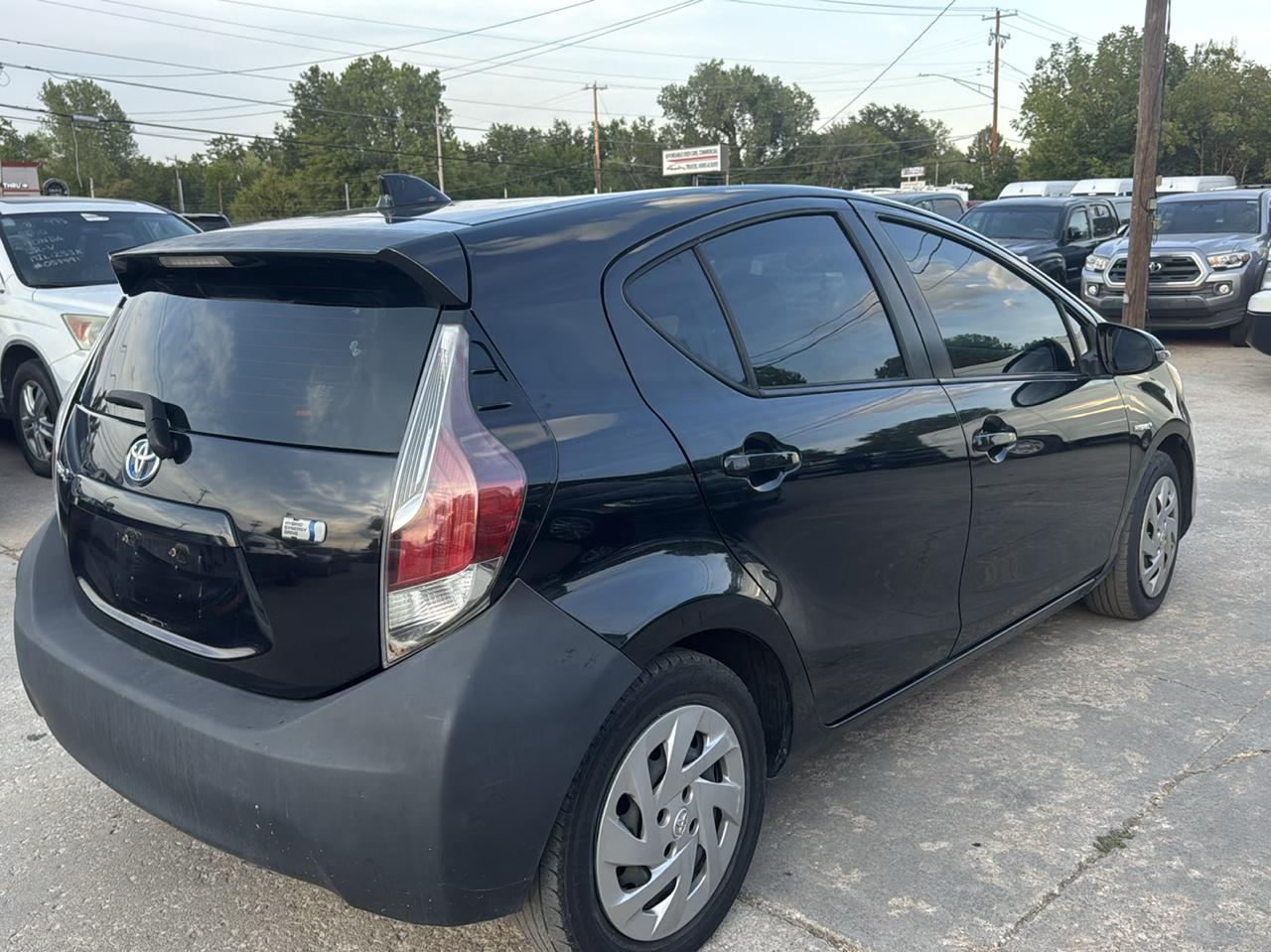 Toyota Prius c Four 2016