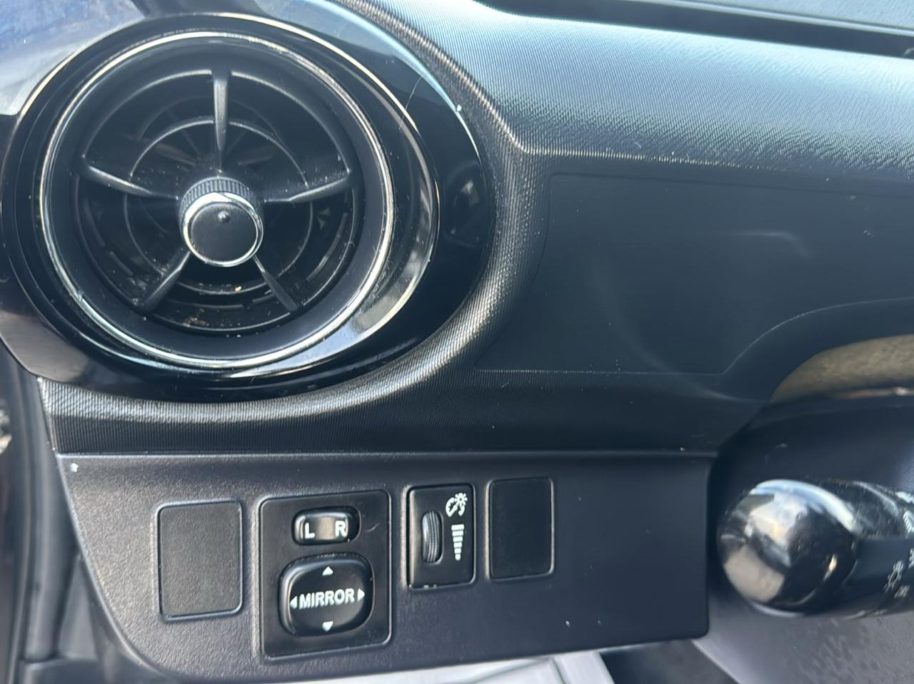 Toyota Prius c Four 2016