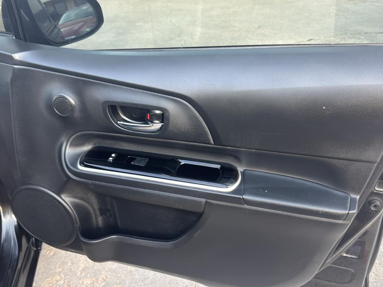 Toyota Prius c Four 2016