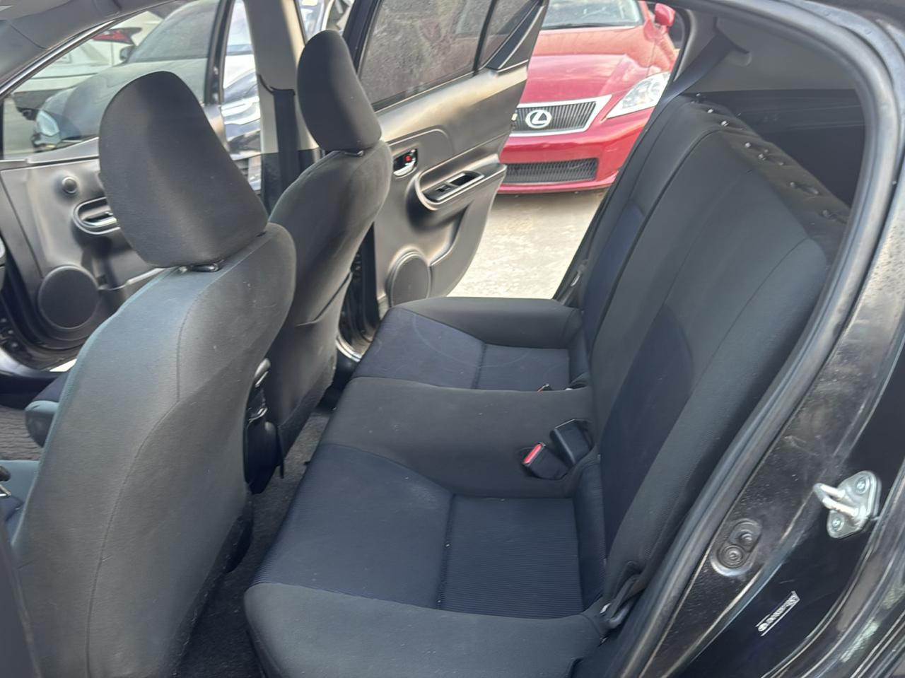 Toyota Prius c Four 2016