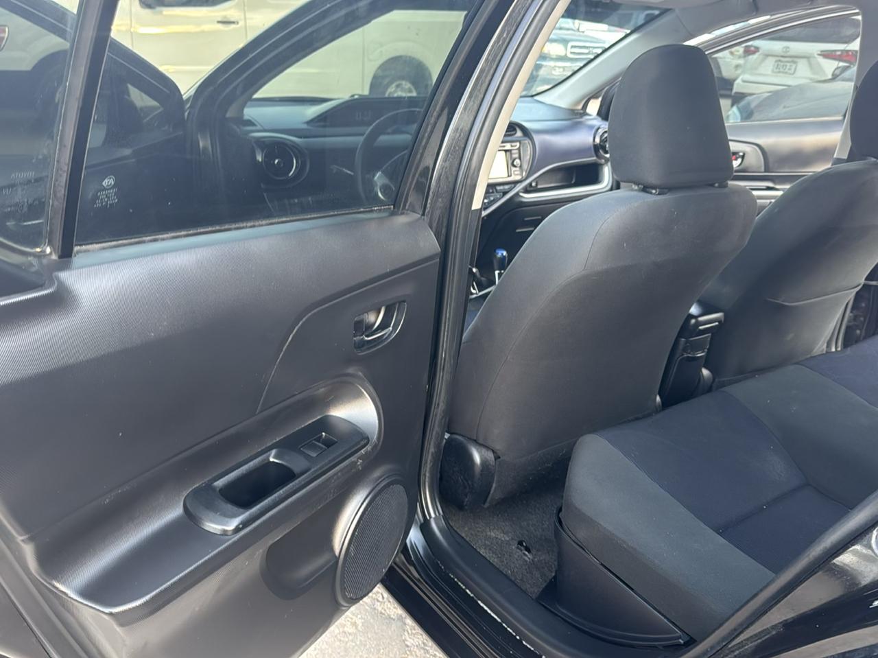 Toyota Prius c Four 2016