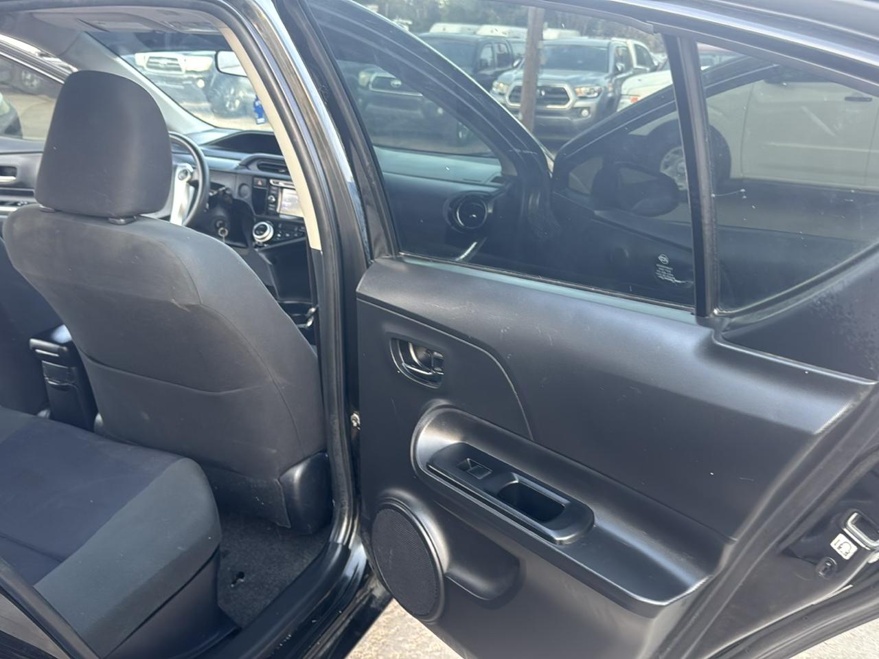 Toyota Prius c Four 2016