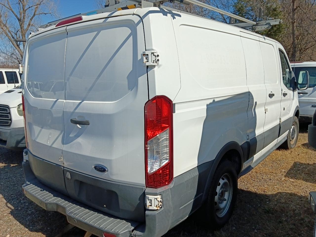 Ford Transit 150 Van Low Roof 60/40 Pass. 130-in. WB 2017