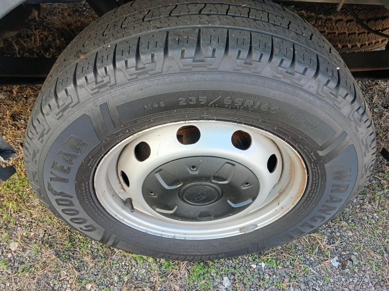 Ford Transit 150 Van Low Roof 60/40 Pass. 130-in. WB 2017