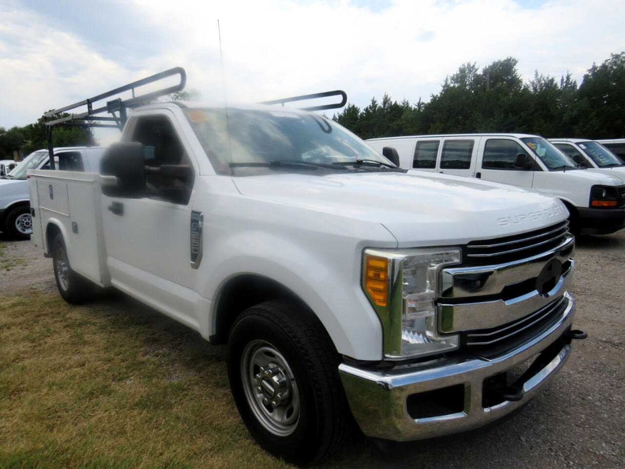2017 Ford F-250 XL photo 2