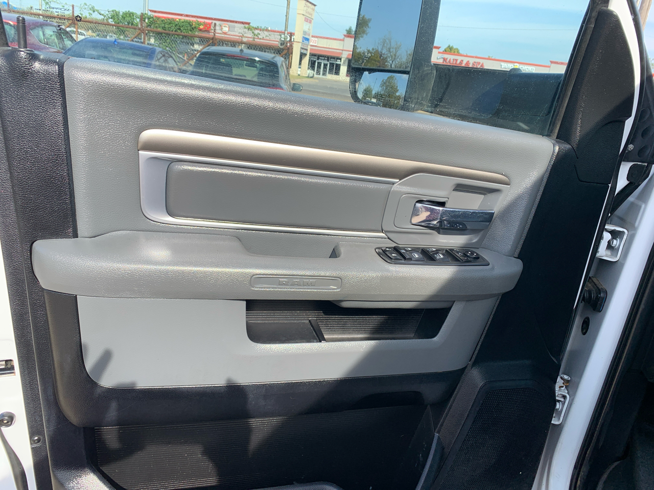 RAM 2500 SLT Crew Cab LWB 4WD 2018 RAM 2500 SLT Crew Cab LWB 4WD 2018