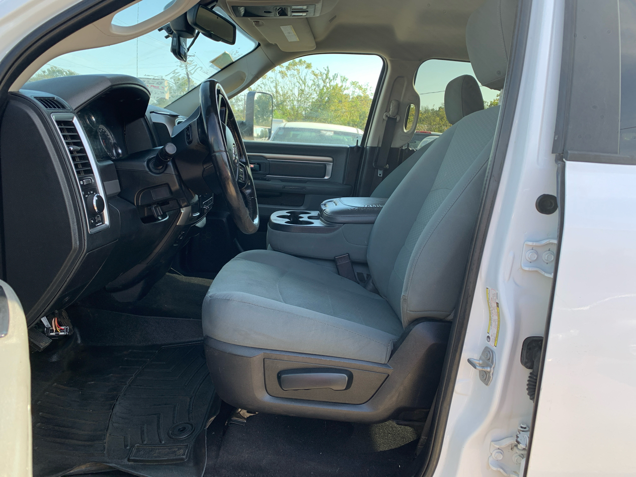 RAM 2500 SLT Crew Cab LWB 4WD 2018 RAM 2500 SLT Crew Cab LWB 4WD 2018