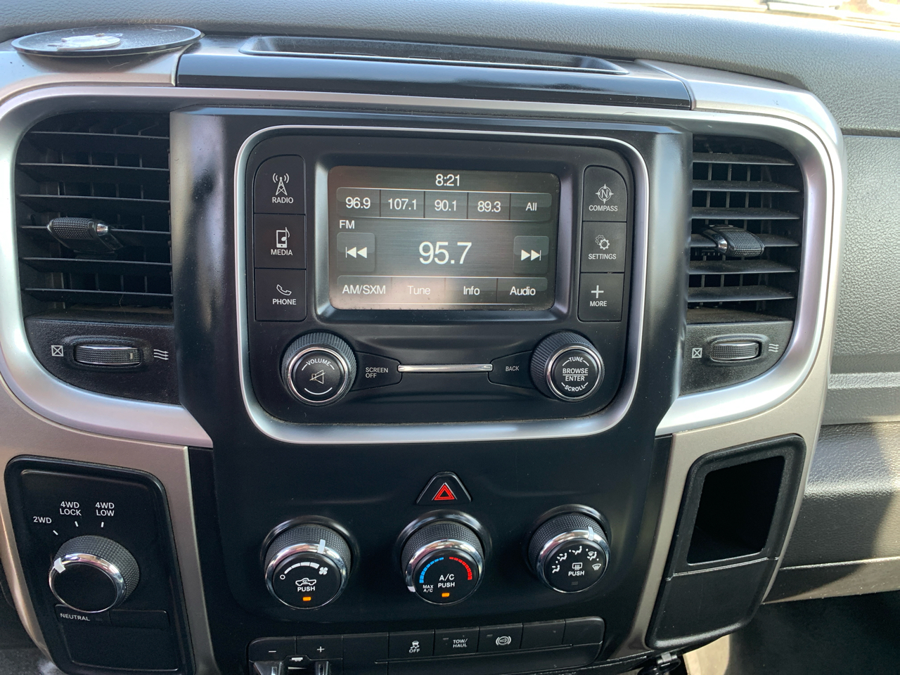 RAM 2500 SLT Crew Cab LWB 4WD 2018 RAM 2500 SLT Crew Cab LWB 4WD 2018