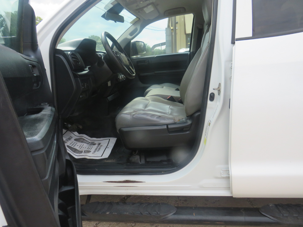 Toyota Tundra SR5 5.7L V8 Double Cab 4WD 2020 Toyota Tundra SR5 5.7L V8 Double Cab 4WD 2020