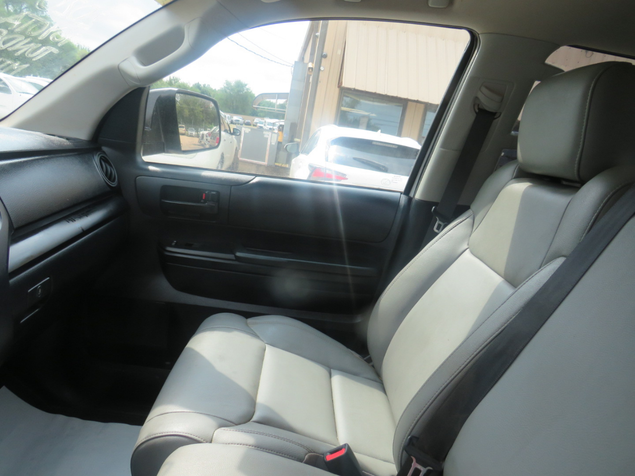 Toyota Tundra SR5 5.7L V8 Double Cab 4WD 2020 Toyota Tundra SR5 5.7L V8 Double Cab 4WD 2020