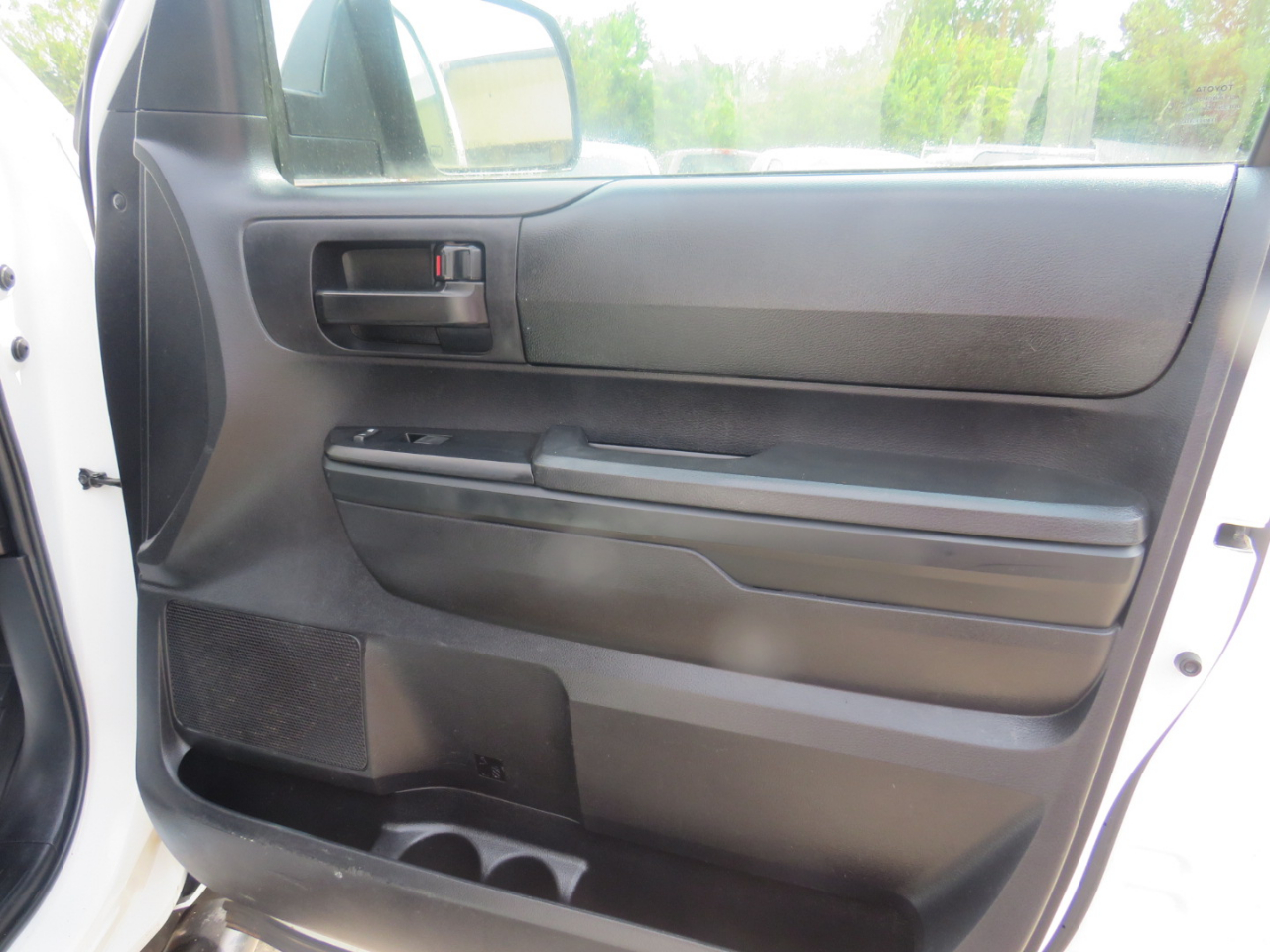 Toyota Tundra SR5 5.7L V8 Double Cab 4WD 2020 Toyota Tundra SR5 5.7L V8 Double Cab 4WD 2020