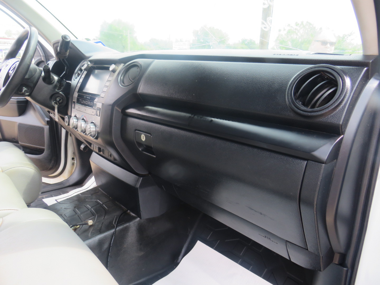 Toyota Tundra SR5 5.7L V8 Double Cab 4WD 2020 Toyota Tundra SR5 5.7L V8 Double Cab 4WD 2020