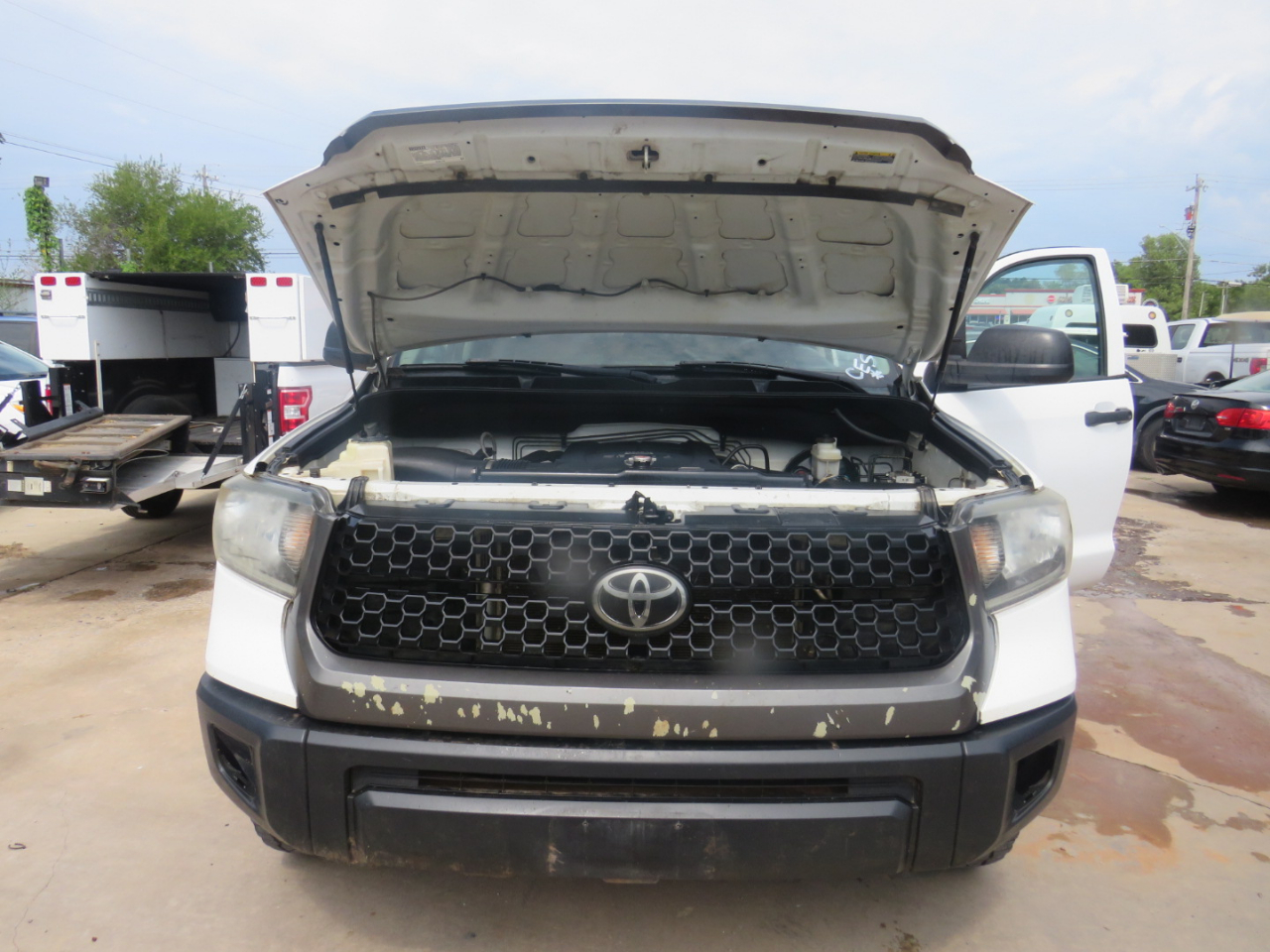 Toyota Tundra SR5 5.7L V8 Double Cab 4WD 2020 Toyota Tundra SR5 5.7L V8 Double Cab 4WD 2020