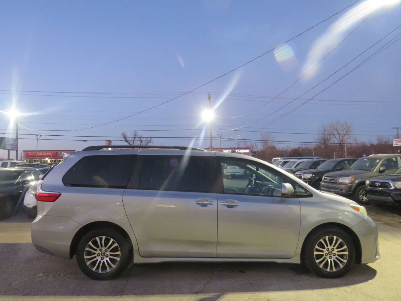 Toyota Sienna  2018