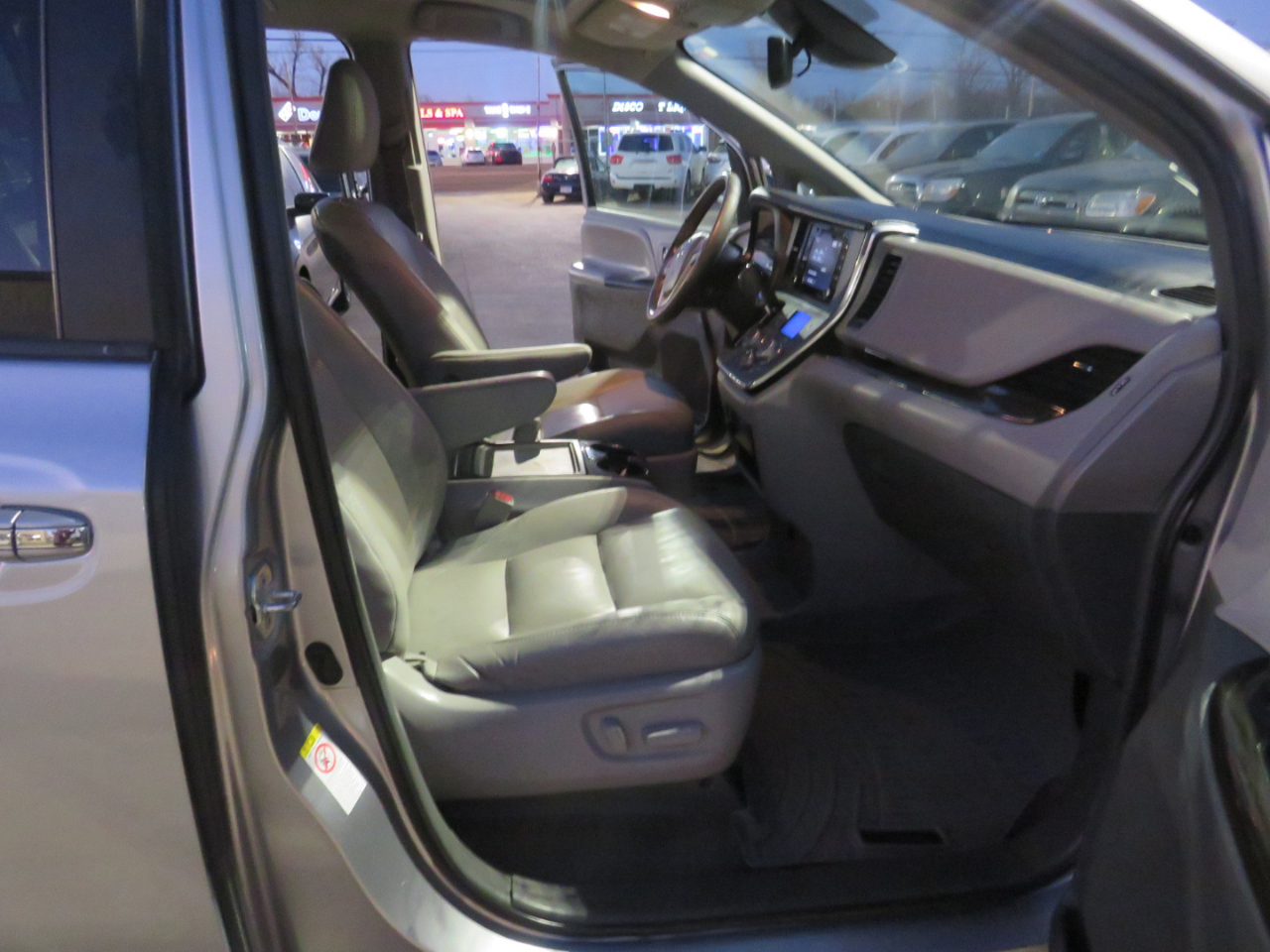 Toyota Sienna  2018