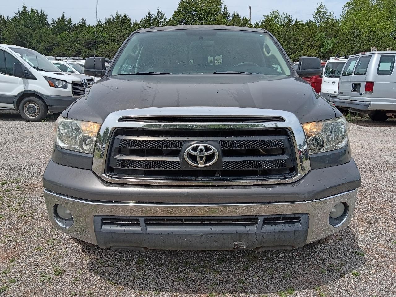 Toyota Tundra Tundra-Grade Double Cab 4.6L 2WD 2012