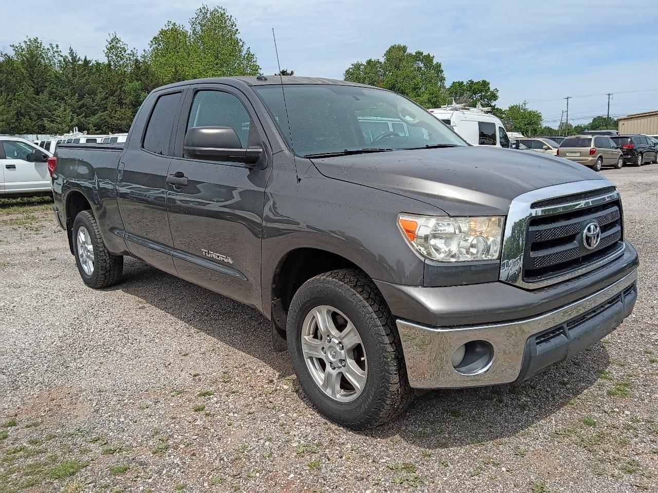 Toyota Tundra Tundra-Grade Double Cab 4.6L 2WD 2012