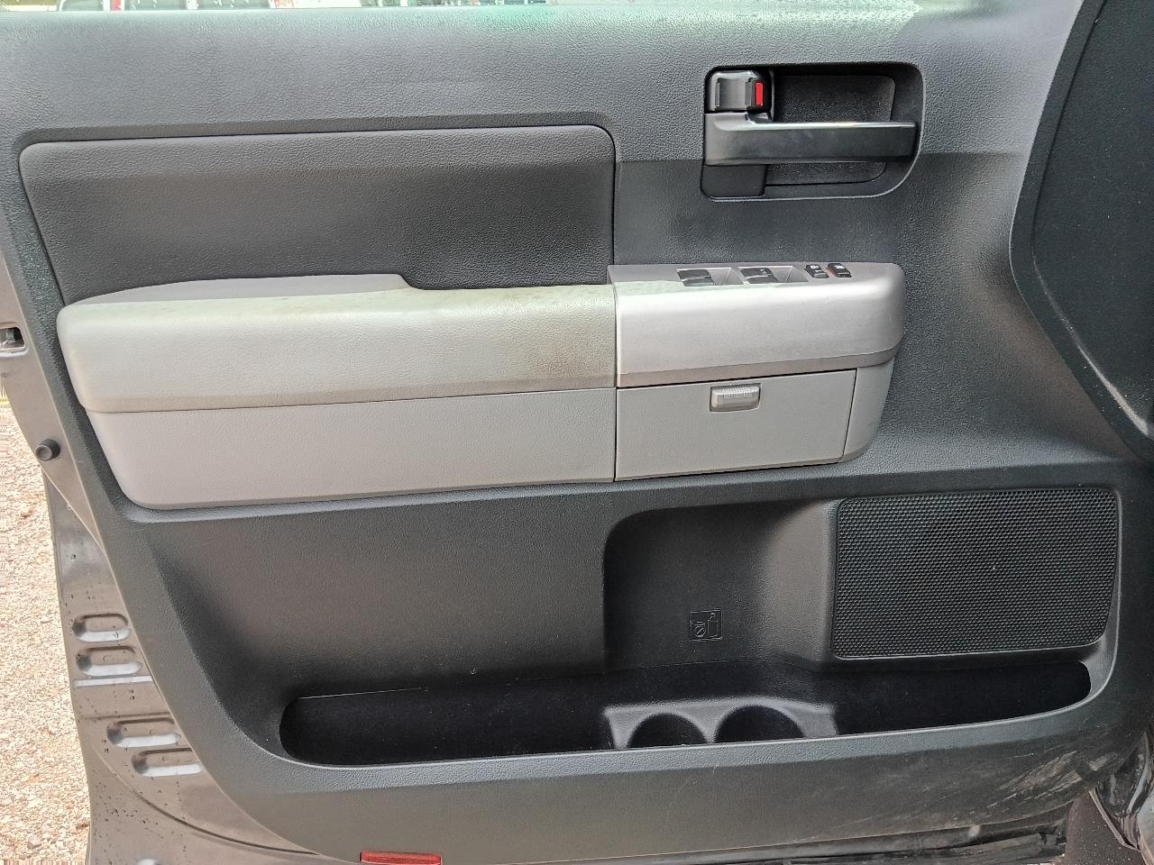 Toyota Tundra Tundra-Grade Double Cab 4.6L 2WD 2012