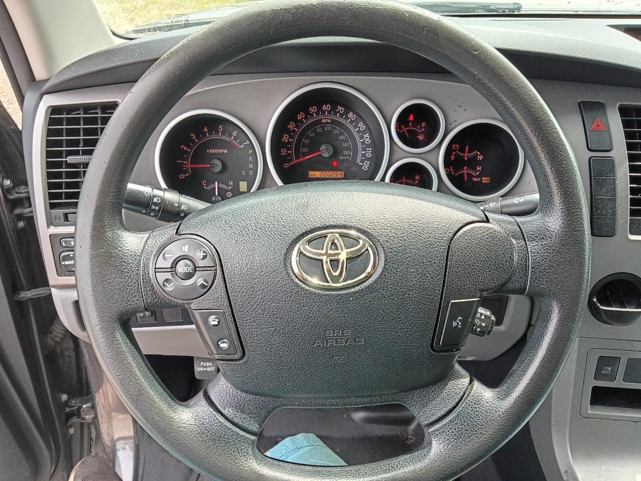 Toyota Tundra Tundra-Grade Double Cab 4.6L 2WD 2012