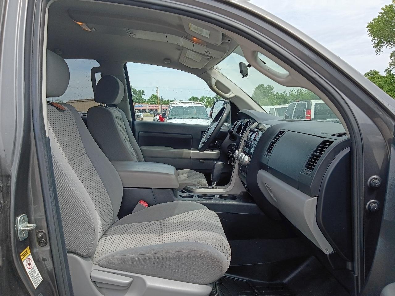 Toyota Tundra Tundra-Grade Double Cab 4.6L 2WD 2012