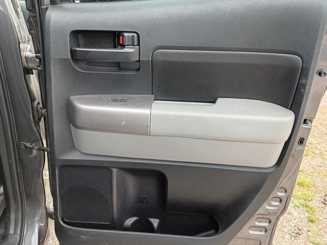 Toyota Tundra Tundra-Grade Double Cab 4.6L 2WD 2012