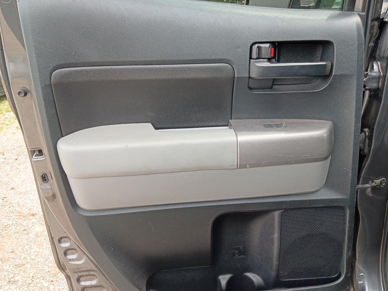 Toyota Tundra Tundra-Grade Double Cab 4.6L 2WD 2012