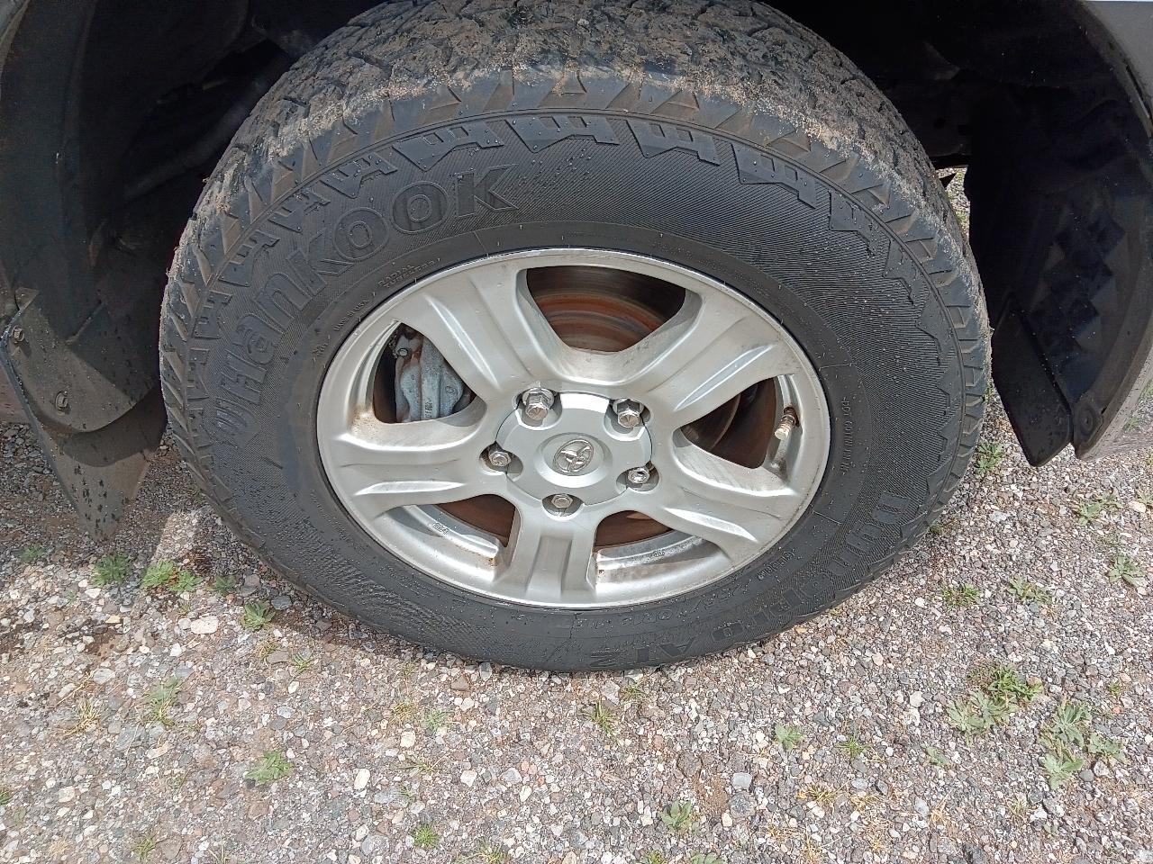 Toyota Tundra Tundra-Grade Double Cab 4.6L 2WD 2012