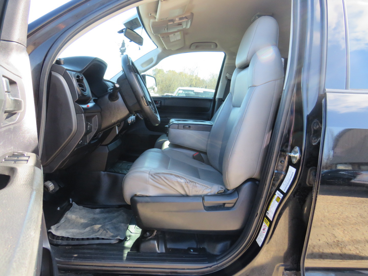 Toyota Tundra SR5 4.6L V8 Double Cab 2WD 2016