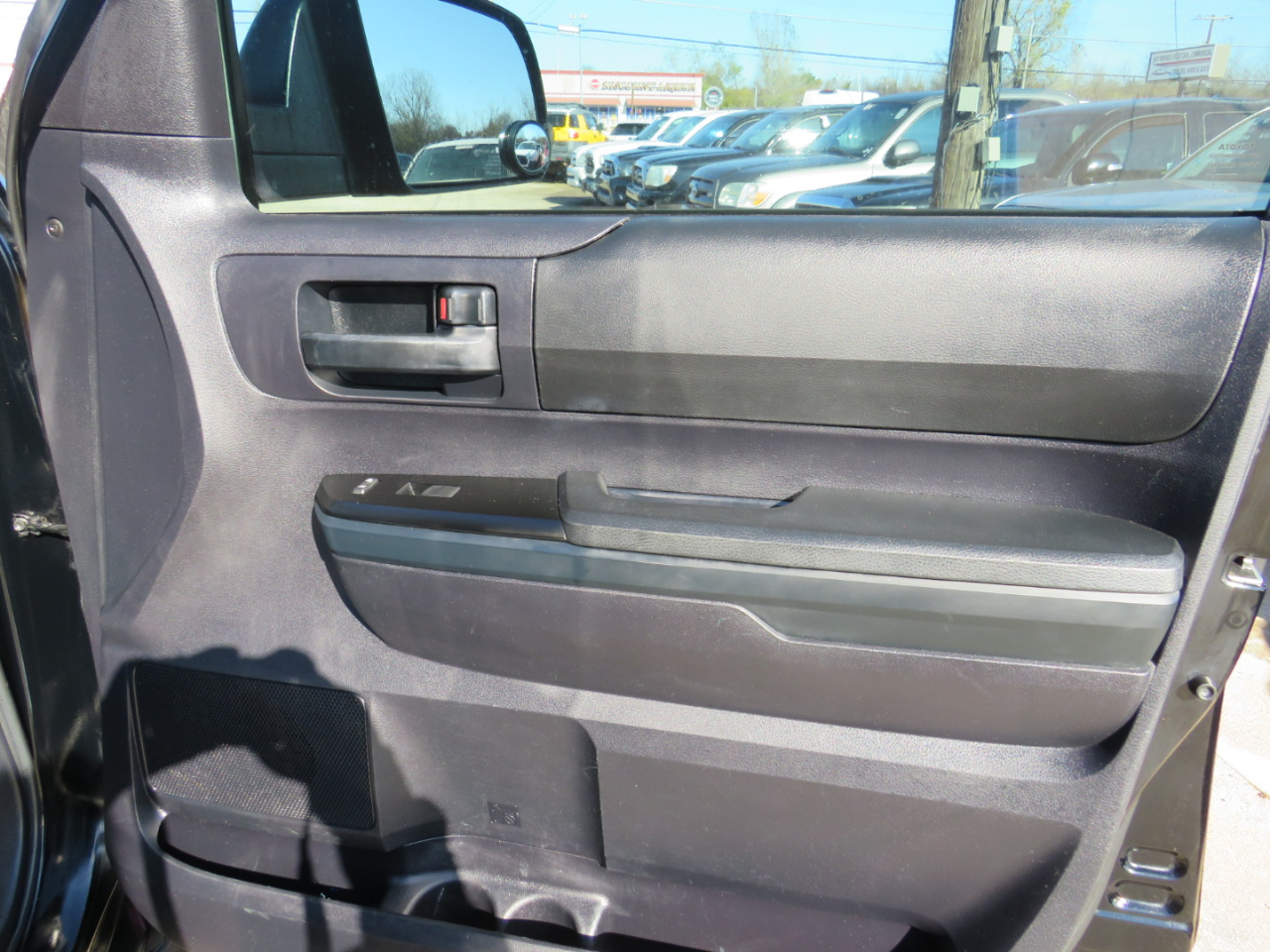 Toyota Tundra SR5 4.6L V8 Double Cab 2WD 2016