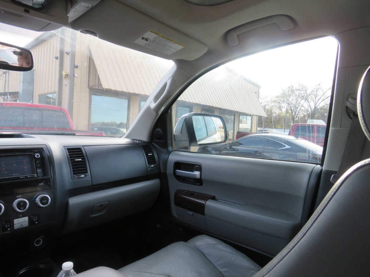 Toyota Sequoia Plantium 4WD FFV 2015