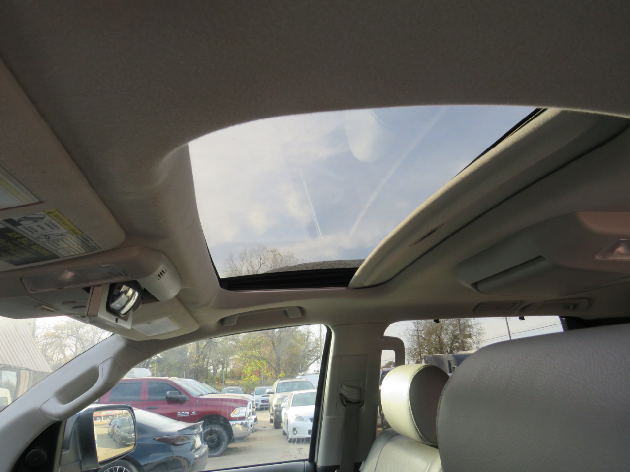 Toyota Sequoia Plantium 4WD FFV 2015