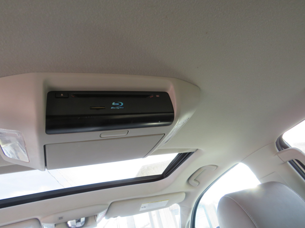 Toyota Sequoia Plantium 4WD FFV 2015