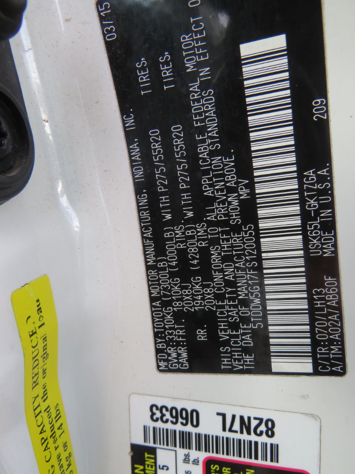 Toyota Sequoia Plantium 4WD FFV 2015