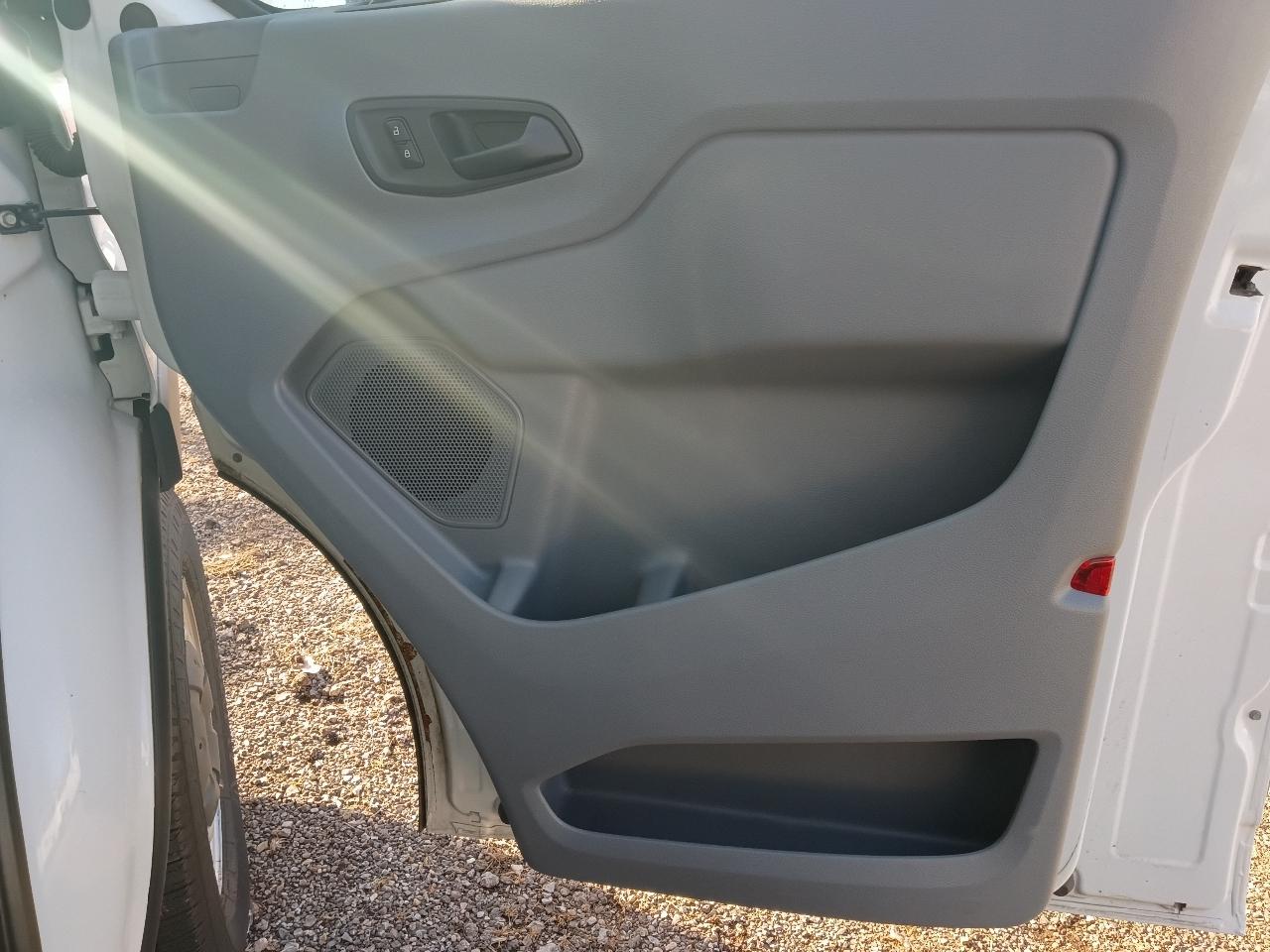 Ford Transit 250 Van Low Roof 60/40 Pass.130-in. WB 2016