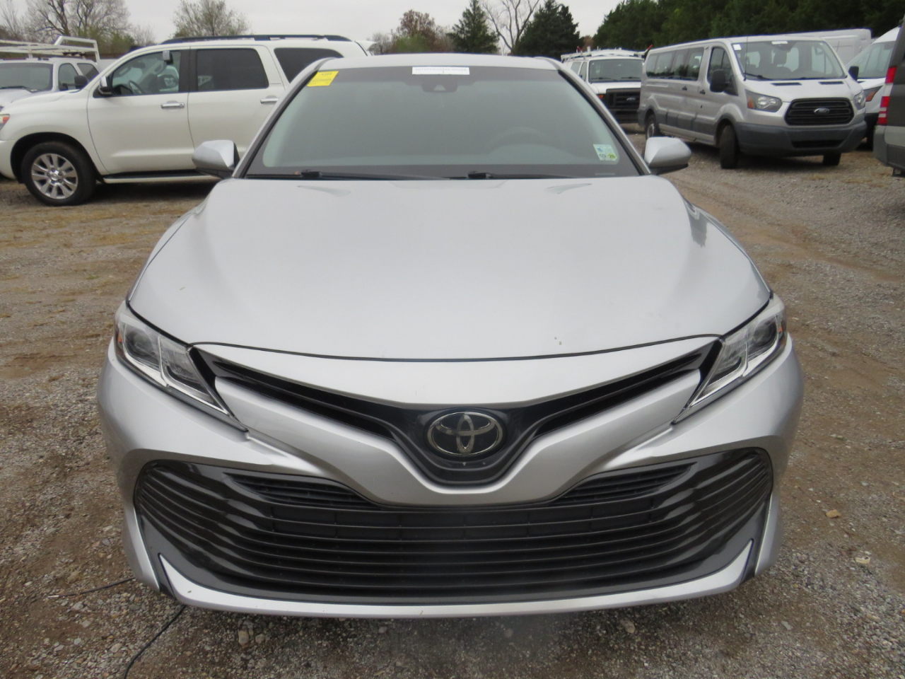 2018 Toyota Camry SE XLE photo 2
