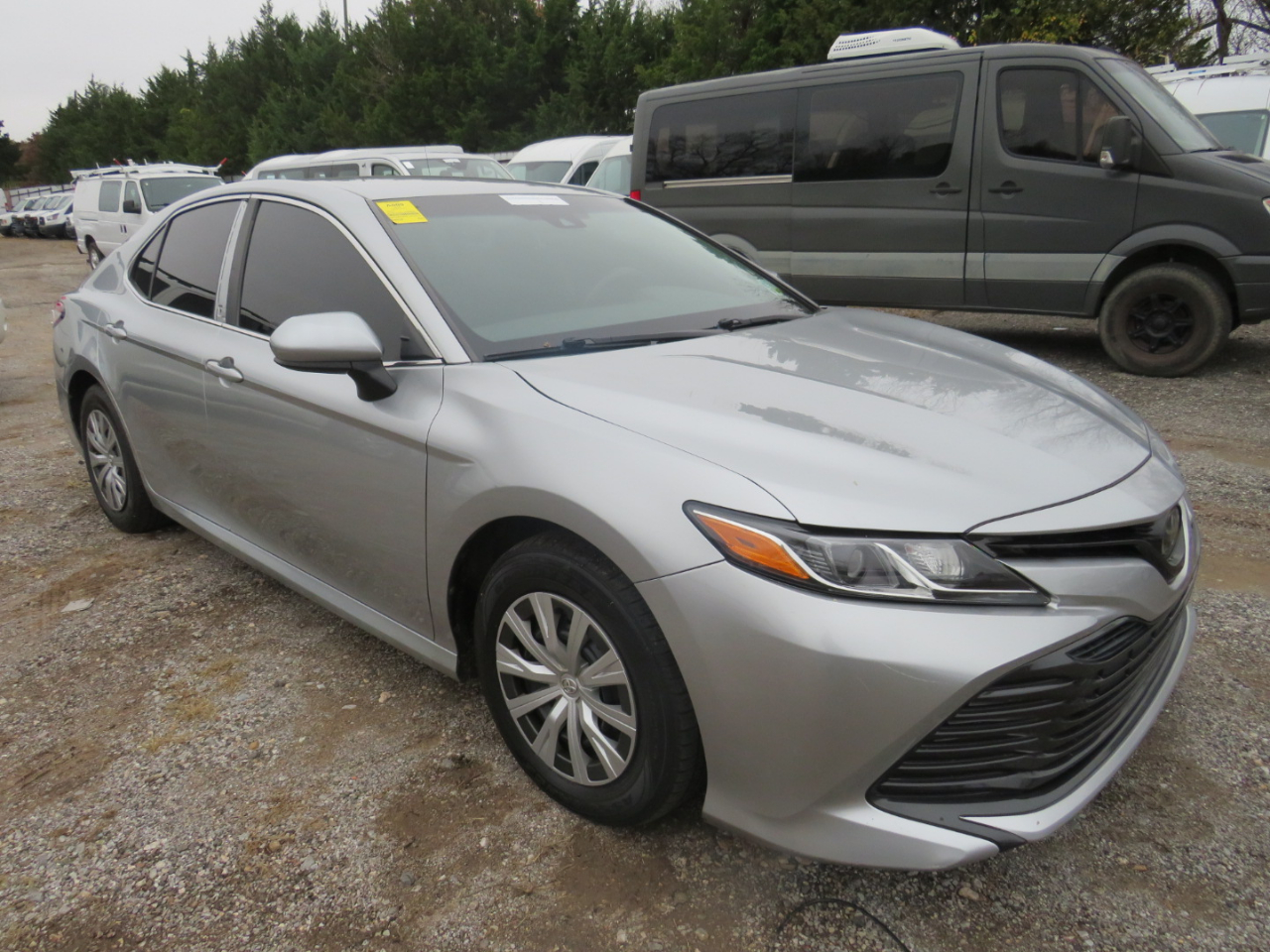 2018 Toyota Camry SE XLE photo 3