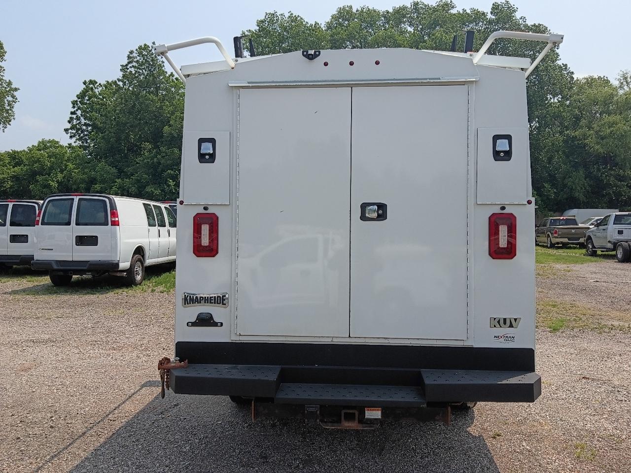 GMC Savana G3500 139 in. 2022