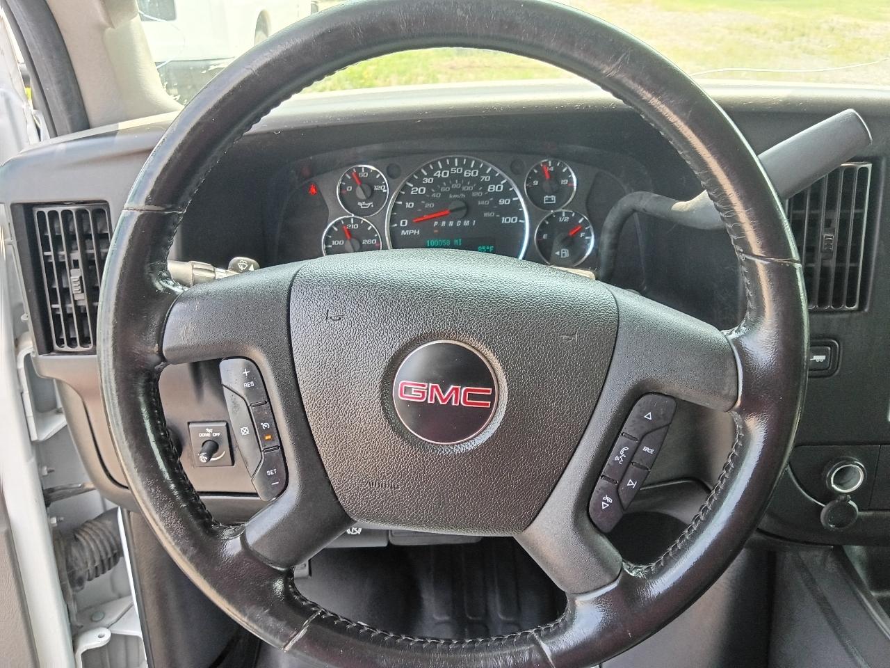 GMC Savana G3500 139 in. 2022