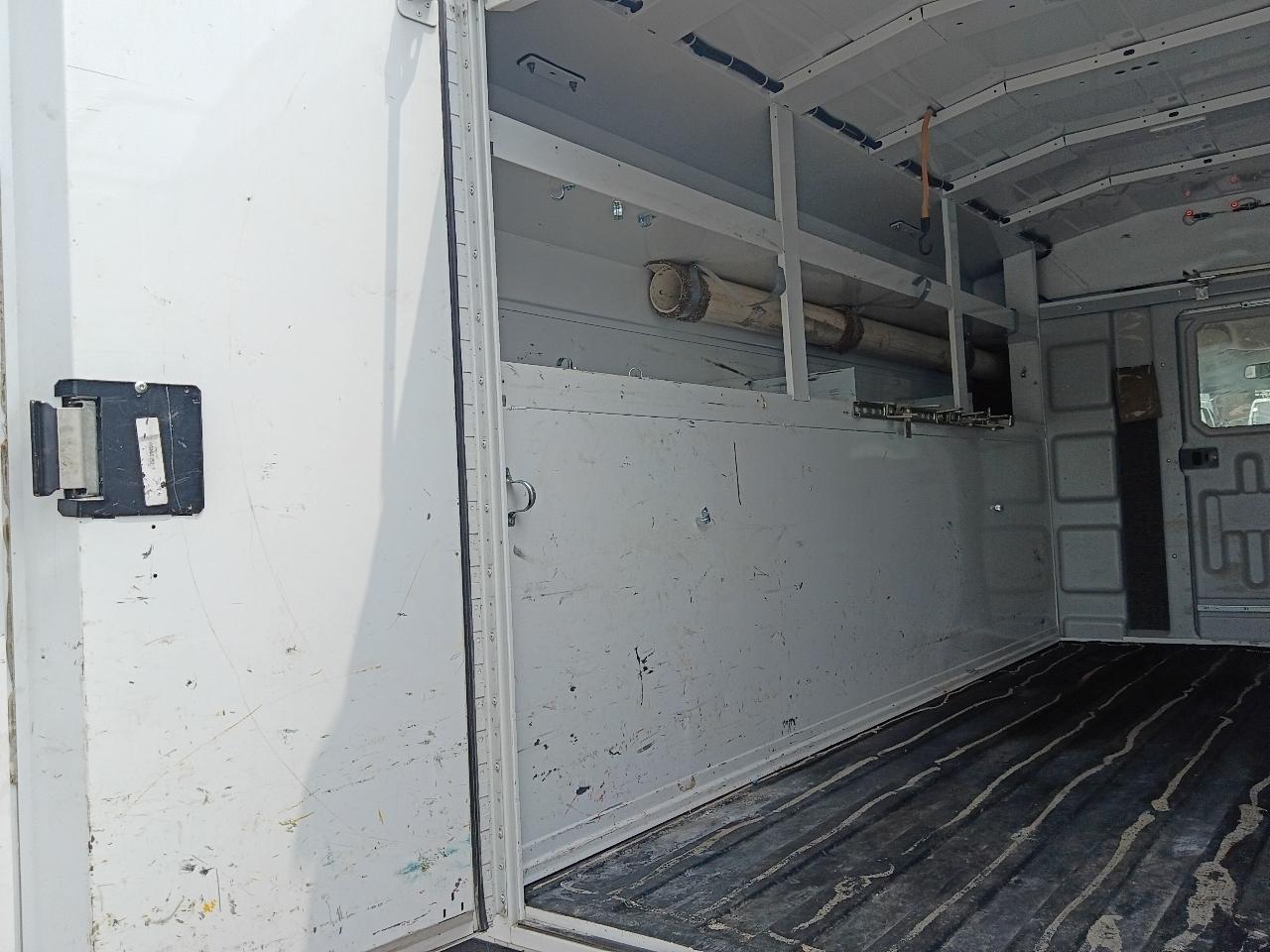 GMC Savana G3500 139 in. 2022