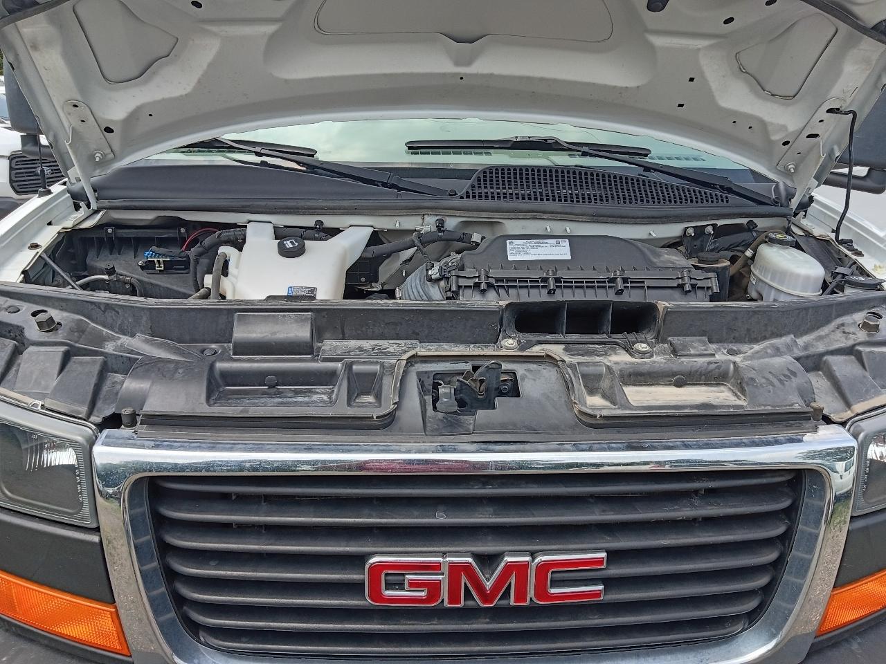 GMC Savana G3500 139 in. 2022