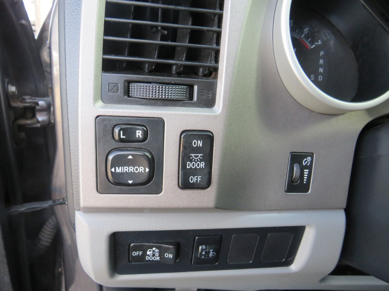 Toyota Tundra 2WD 2012