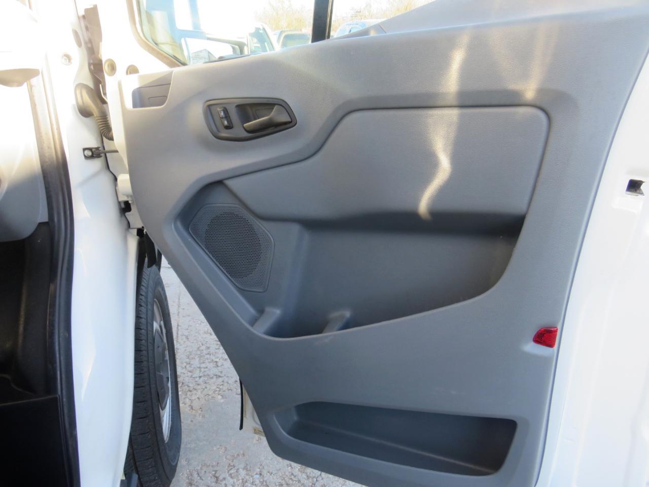 Ford Transit 350 Van Med. Roof w/Sliding Pass. 148-in. WB 2018