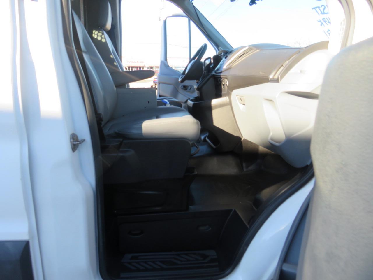 Ford Transit 350 Van Med. Roof w/Sliding Pass. 148-in. WB 2018