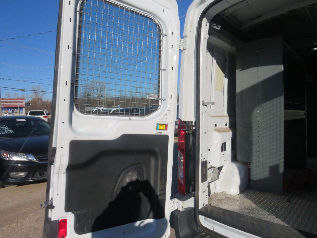 Ford Transit 350 Van Med. Roof w/Sliding Pass. 148-in. WB 2018