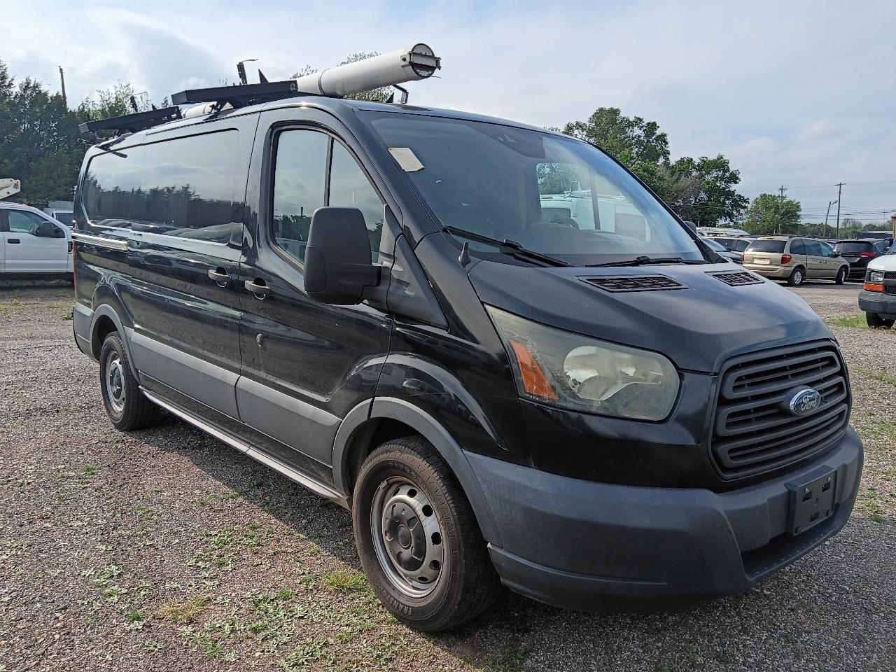 Ford Transit 150 Van Low Roof w/Sliding Pass. 130-in. WB 2015