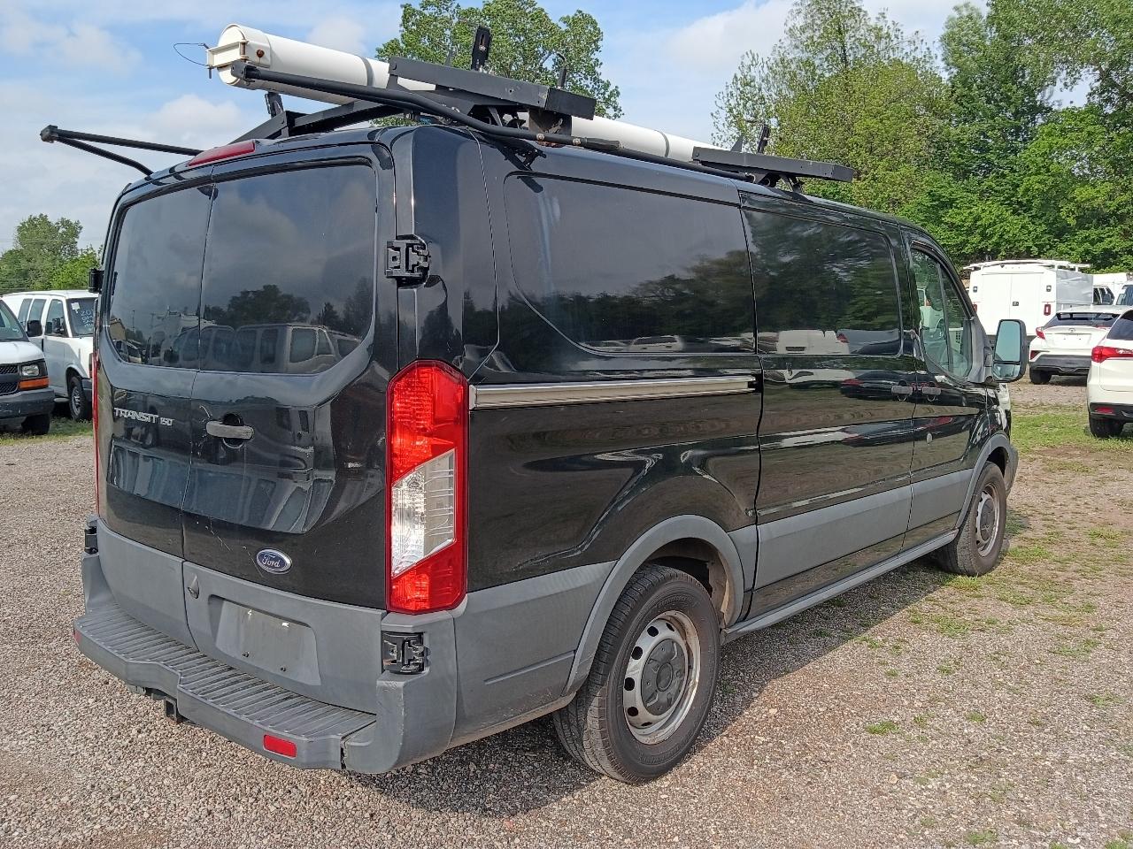 Ford Transit 150 Van Low Roof w/Sliding Pass. 130-in. WB 2015