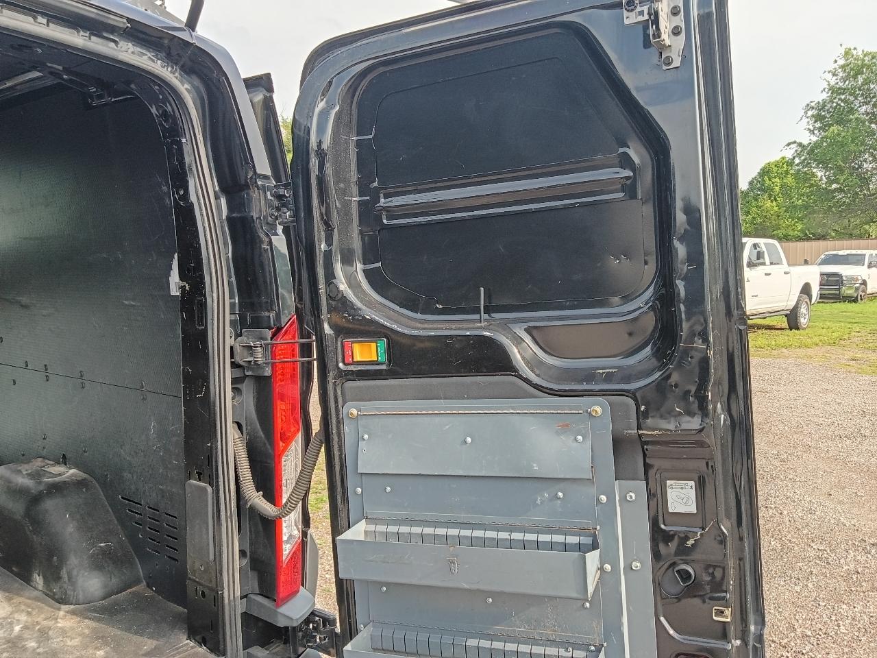 Ford Transit 150 Van Low Roof w/Sliding Pass. 130-in. WB 2015