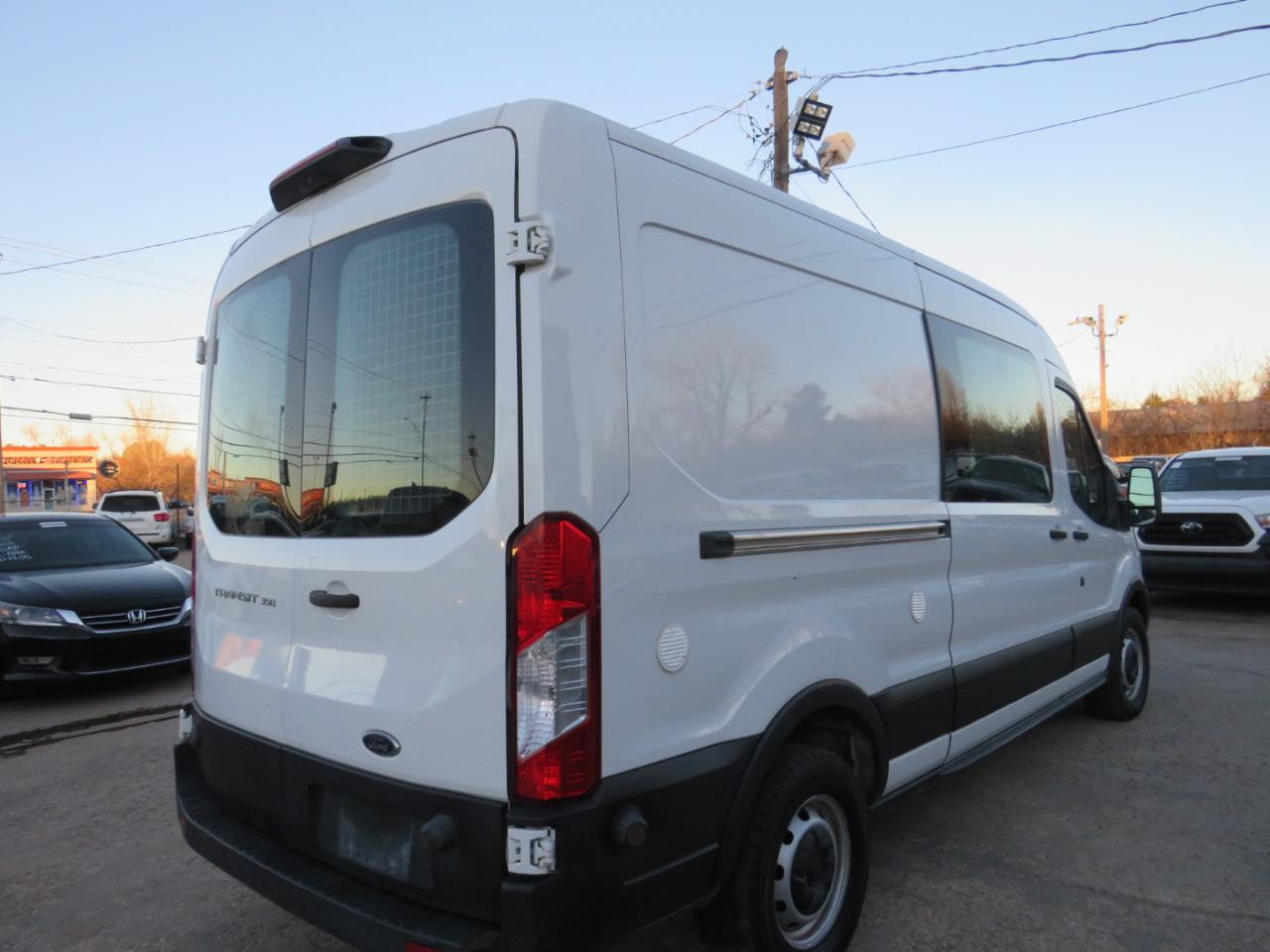 Ford Transit 350 Van Med. Roof w/Sliding Pass. 148-in. WB 2019