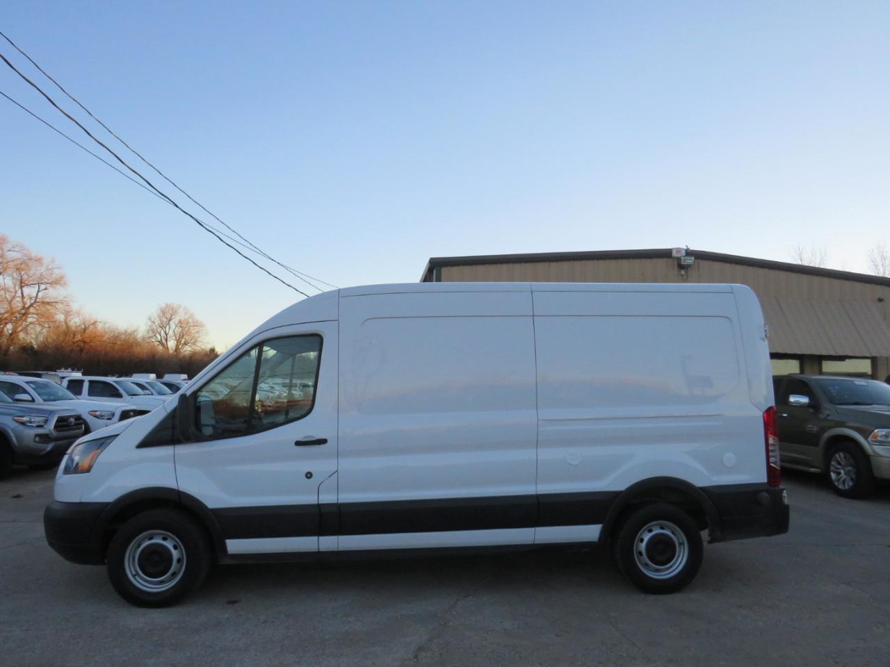 Ford Transit 350 Van Med. Roof w/Sliding Pass. 148-in. WB 2019