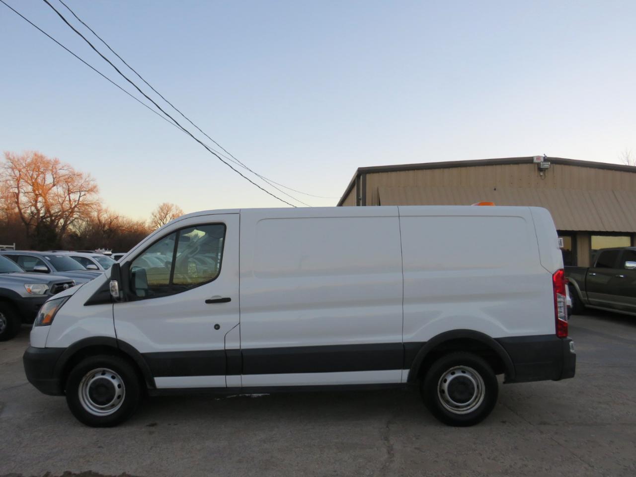 Ford Transit 150 Van Low Roof w/Sliding Pass. 130-in. WB 2019